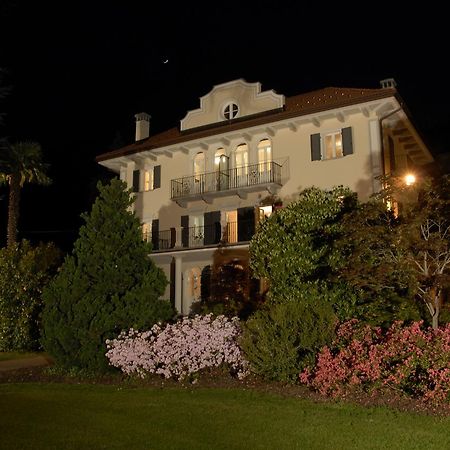 B&B Le Camelie Домодоссола Экстерьер фото